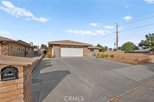 1700 Matthew Ln, Hemet, CA, 92545-1652 | Card Image