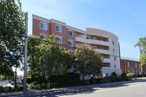 407-242 Maple Ave, Westbury, NY, 11590-3276 | Card Image