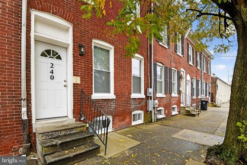 240 N Lombard St, WILMINGTON, DE, 19801-3922 | Card Image