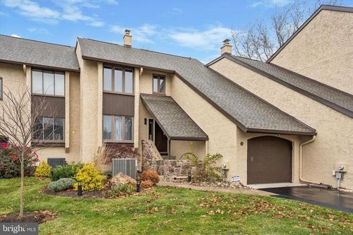 42 Golf Club Dr, LANGHORNE, PA, 19047-2163 | Card Image