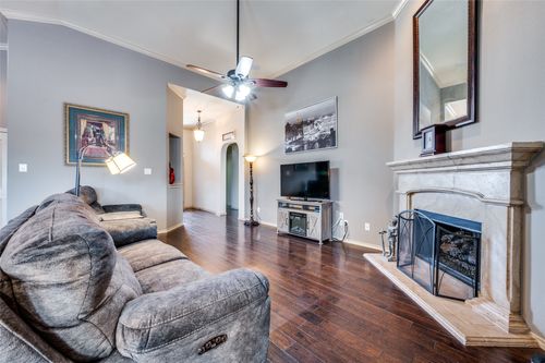 5813 Longmont Dr, Denton, TX, 76208-1344 | Card Image