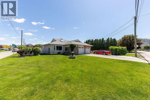 985 Schreiner St, Kamloops, BC, V2B5W1 | Card Image