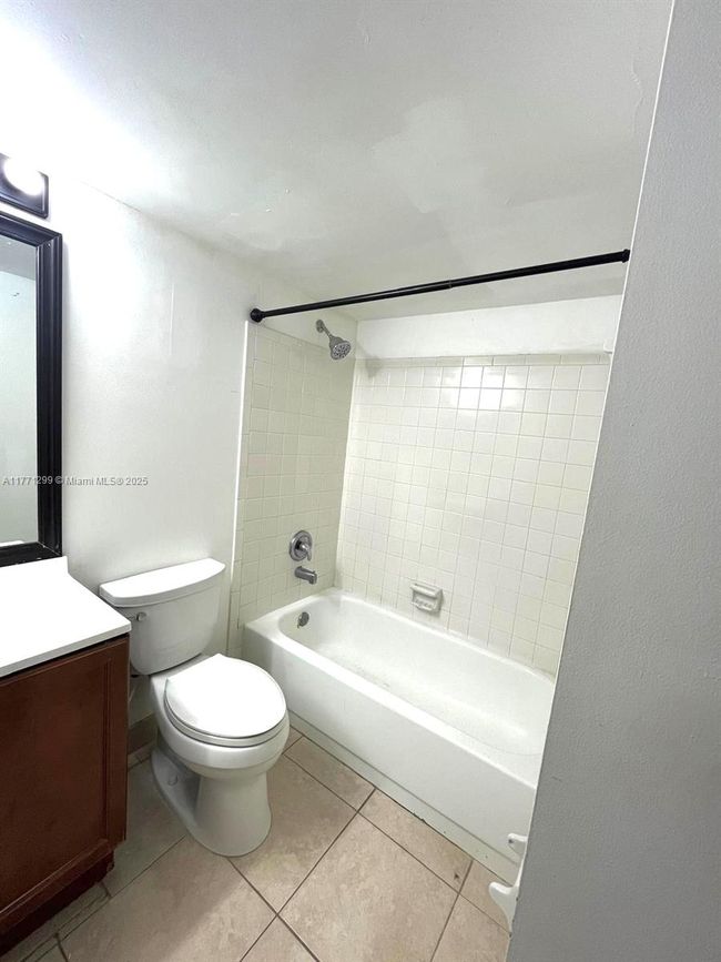11562 - 11562 Royal Palm Blvd, Condo with 2 bedrooms, 2 bathrooms and null parking in Coral Springs FL | Image 11