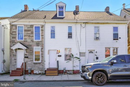 440 Salem Ave, YORK, PA, 17401-3842 | Card Image