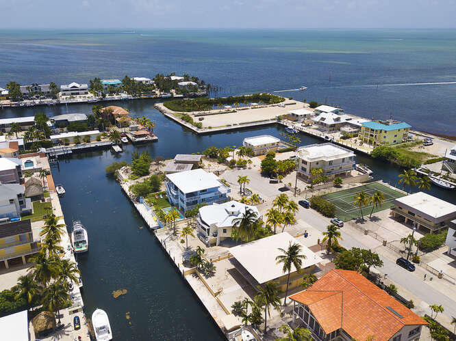 Bahama Ave, Key Largo, FL 33037