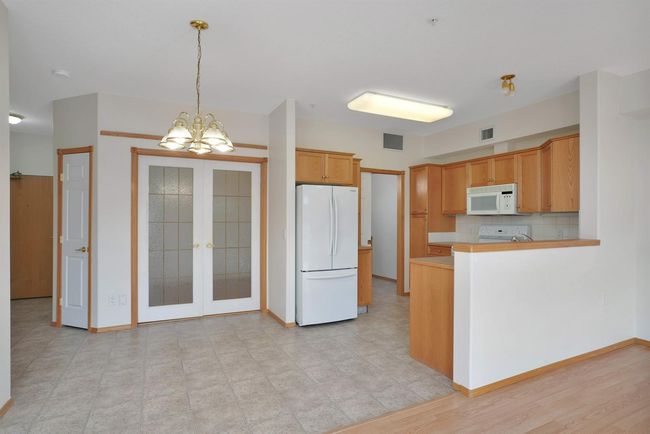 212 - 5300 48 St, Condo with 1 bedrooms, 2 bathrooms and 1 parking in Red Deer AB | Image 4