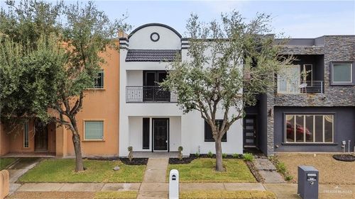 6832 N 4th St, Mcallen, TX, 78504-2161 | Card Image