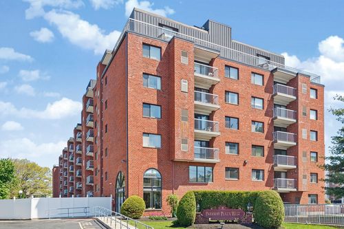 707-8 9th St, Medford, MA, 02155-5169 | Card Image