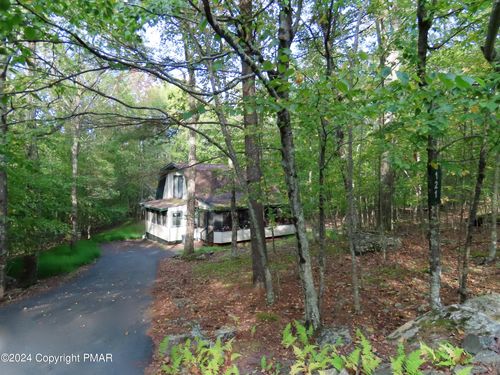 121 Ledgeview Dr, Hawley, PA, 18428-4022 | Card Image
