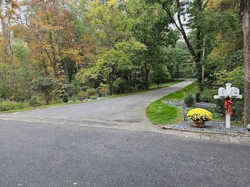 29 Pleasant St, West Newbury, MA, 01985-1403 | Card Image