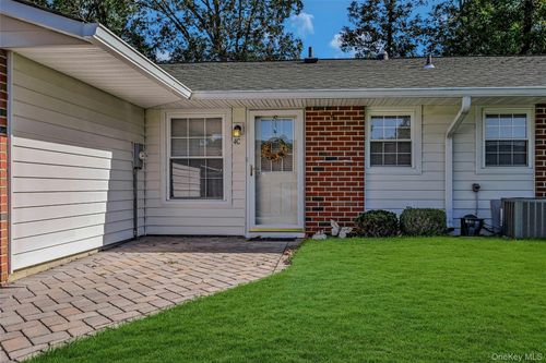 4-c-4 Guilford Court, Brookhaven, NY, 11961 | Card Image