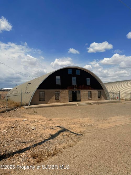 2010 Troy King Rd, Farmington, NM, 87401-3118 | Card Image