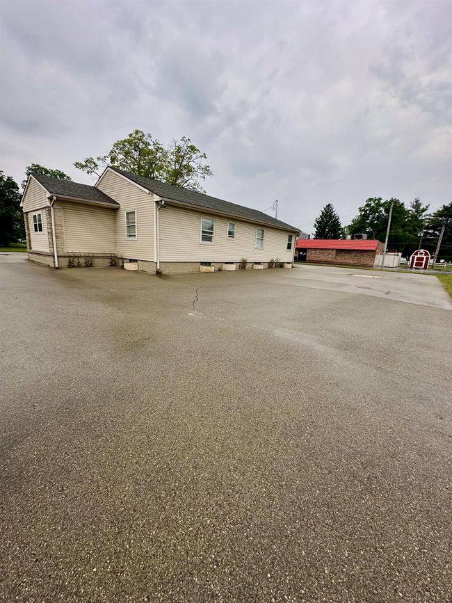 2600 N Park Rd, Home with 0 bedrooms, 1 bathrooms and null parking in Connersville IN | Image 21