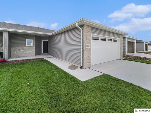 5940 Loxton St, Lincoln, NE, 68526-6151 | Card Image