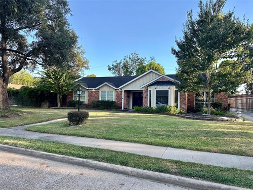 7907 Braes Meadow Dr, Houston, TX, 77071-1302 | Card Image