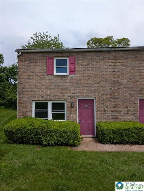 apt-e37-121 Hillcrest Ln, Slatington, PA, 18080-2124 | Card Image