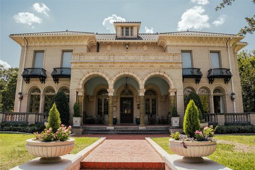 1001 Elizabeth Blvd, Fort Worth, TX, 76110-2618 | Card Image