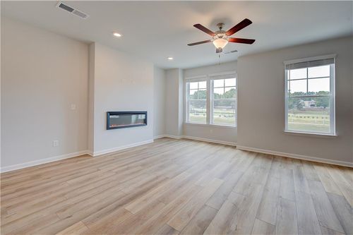 3006 Daybreak Ln, Newnan, GA, 30265-2815 | Card Image