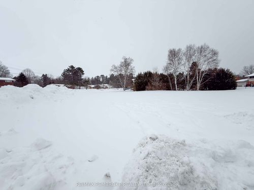 Lot 10 Barry St, Pembroke, ON, K8A | Card Image