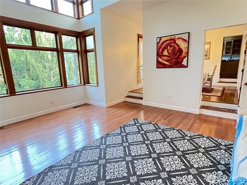 4518 91st Avenue Se, Mercer Island, WA, 98040 | Card Image