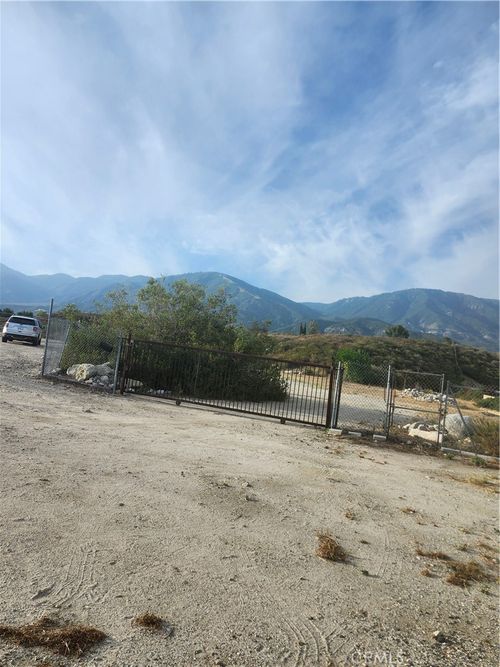 10 Kendall, San Bernardino, CA, 92407 | Card Image