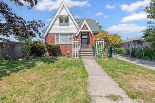 16097 Manchester Ave, Eastpointe, MI, 48021-1125 | Card Image