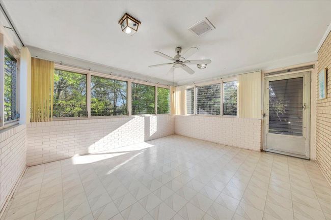 NICE SUNROOM! | Image 32