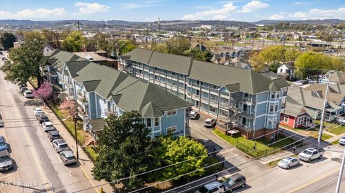 1613 Queen Anne Way, Knoxville, TN, 37916-1480 | Card Image