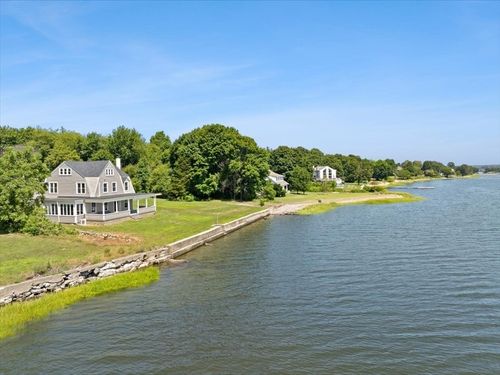 1366 Gardners Neck Rd, Swansea, MA, 02777-2821 | Card Image