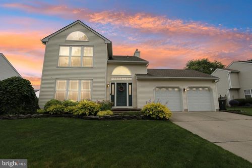 84 Jennifer Ln, BURLINGTON, NJ, 08016-1142 | Card Image