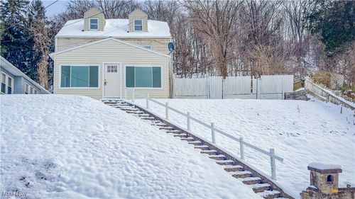 863 Highland St, Follansbee, WV, 26037-1515 | Card Image