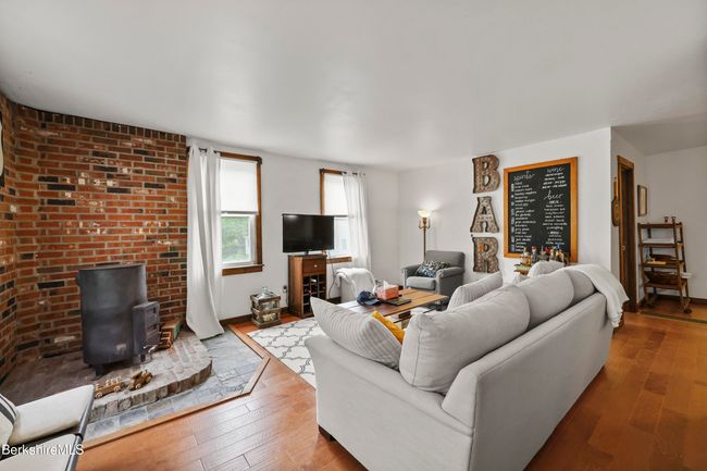 205 - 203205 Main St, Home with 5 bedrooms, 3 bathrooms and 3 parking in Hancock MA | Image 27