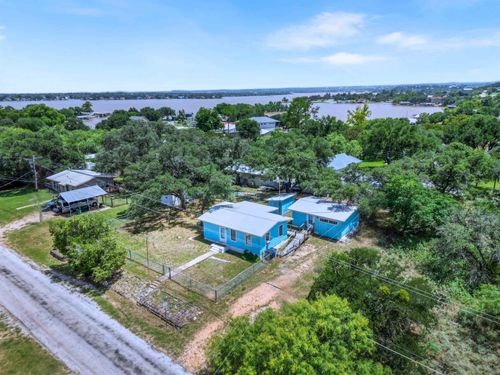106 Beach Dr, Sunrise Beach, TX, 78643-9317 | Card Image