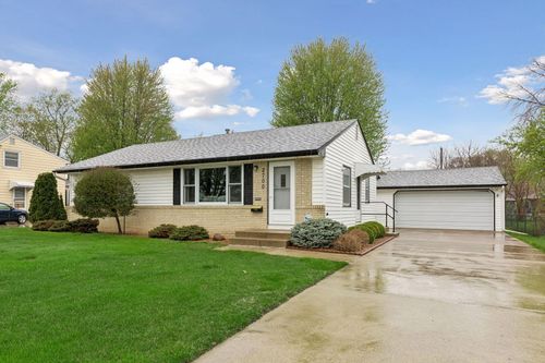 2700 W 84th St, Bloomington, MN, 55431-1605 | Card Image