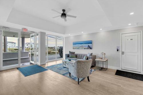 l9-585 Dune Rd, Westhampton Beach, NY, 11978-2946 | Card Image