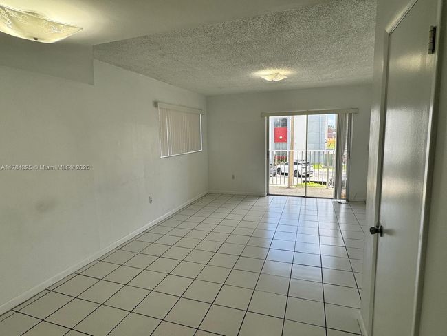 APT-201 - 2620 W 76 Th St, Condo with 2 bedrooms, 2 bathrooms and null parking in Hialeah FL | Image 4