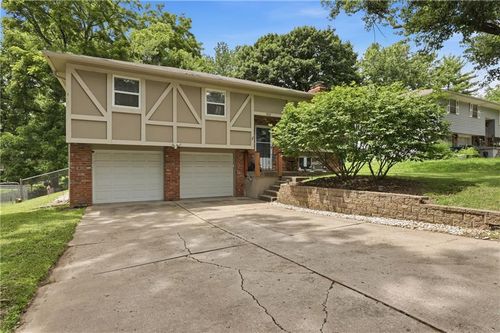 1917 Se Piccadilly St, Blue Springs, MO, 64014-3805 | Card Image