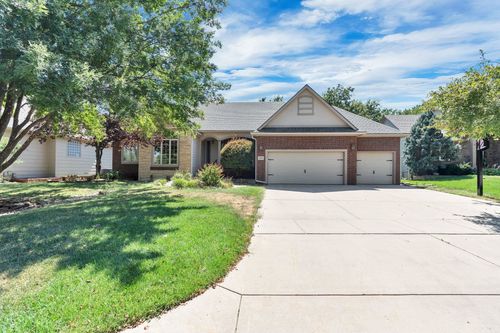 2405 N Peckham Ct, Wichita, KS, 67228-8004 | Card Image