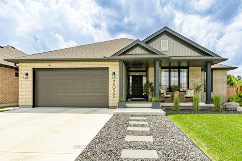 2029 Lockwood Cres, Mount Brydges, ON, N0L1W0 | Card Image