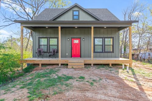 902 N Spring St, Grand Saline, TX, 75140-1132 | Card Image