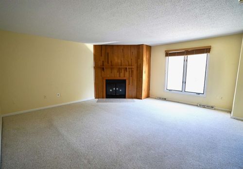36-36 Gleneagle Drive, Nashua, NH, 03063 | Card Image