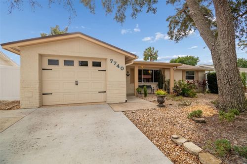 7740 Hawthorn Dr, PORT RICHEY, FL, 34668-1717 | Card Image