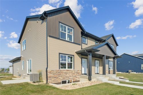 2398 Bluegrass St, Marion, IA, 52302-6006 | Card Image