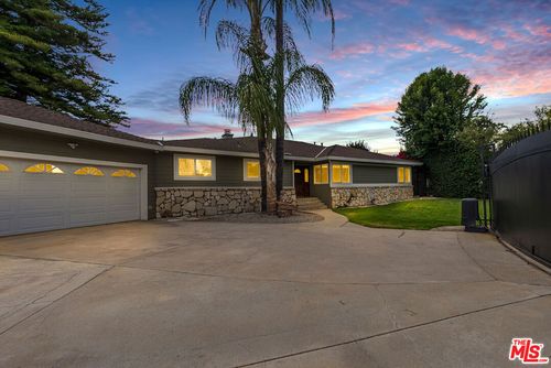 9509 Jellico Ave, Northridge, CA, 91325-2028 | Card Image