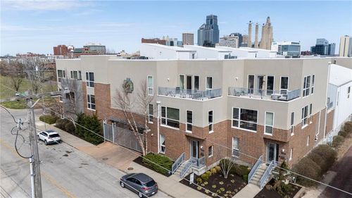 1605 Summit St, Kansas City, MO, 64108-1139 | Card Image