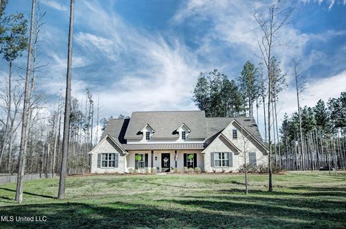 401 Fallen Acorn Cir, Brandon, MS, 39047-1100 | Card Image