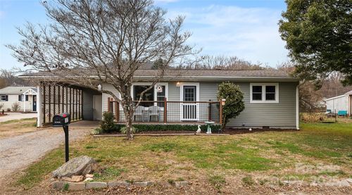 187 Harris St, Waynesville, NC, 28786-2919 | Card Image