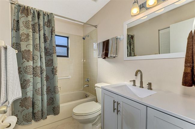 APT-5 - 927 Capri Isles Blvd, Condo with 2 bedrooms, 2 bathrooms and null parking in VENICE FL | Image 23