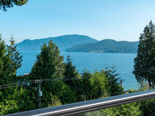 1832 North Rd, Gibsons, BC, V0N1V1 | Card Image