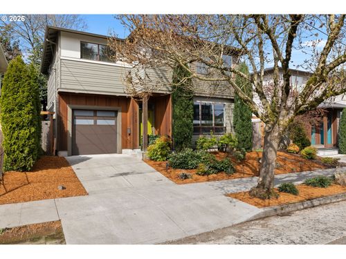 3315 Se 11th Ave, Portland, OR, 97202-2731 | Card Image